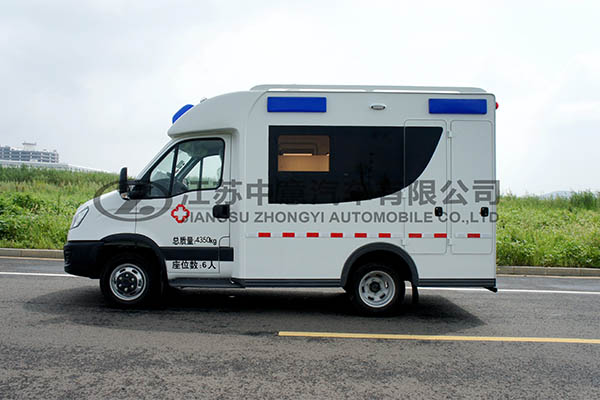 中意SZY5045XJHN2依维柯欧胜方舱救护车