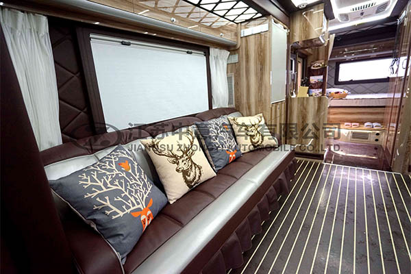 中意SZY5060XLJN依维柯三扩展房车