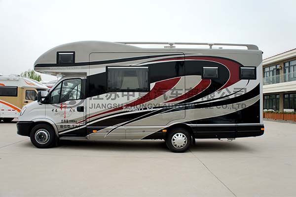 中意SZY5060XLJN依维柯三扩展房车