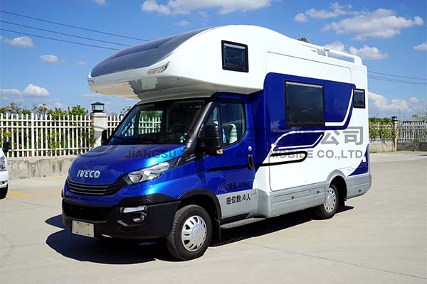 中意SZY5045XLJ进口自动挡双拓展依维柯C型房车