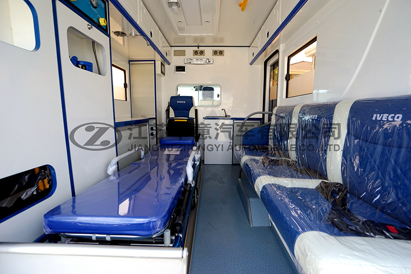 依维柯救护车
