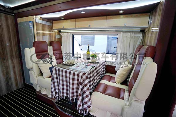 中意SZY5045XLJN2欧胜单拓展自动挡依维柯C型房车