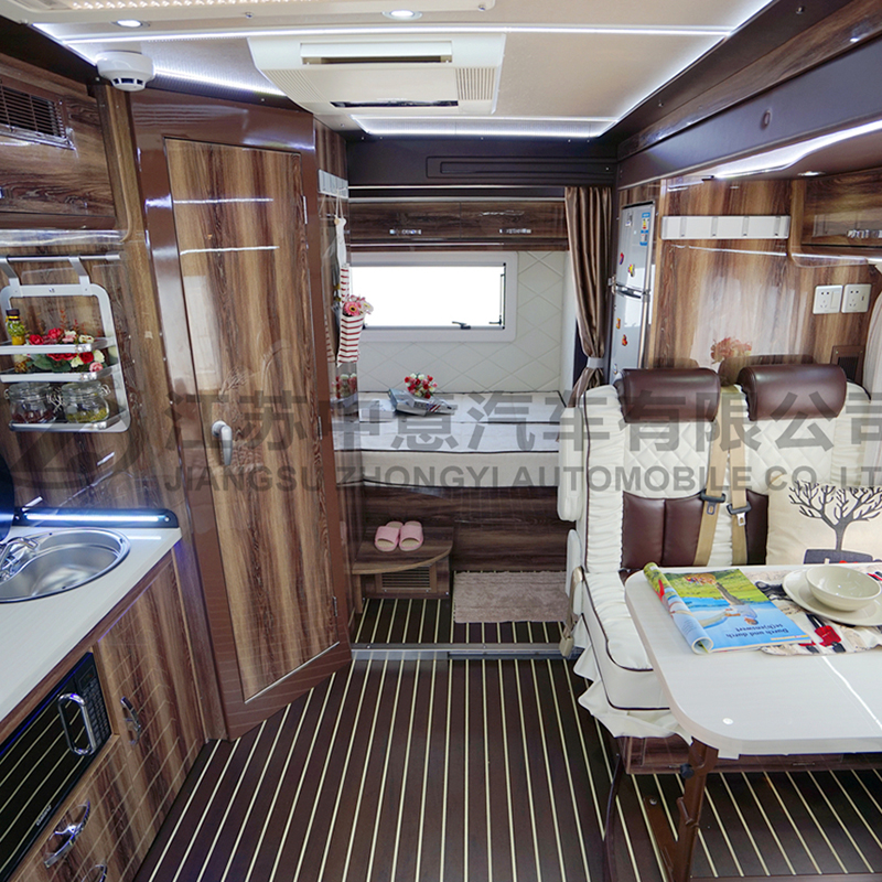 依维柯进口四驱B型还是C型房车好