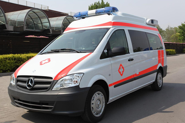 奔驰救护车